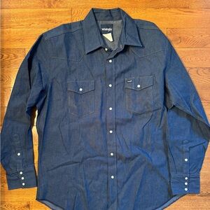 Wrangler Men's Dark Blue Button-Down Shirt